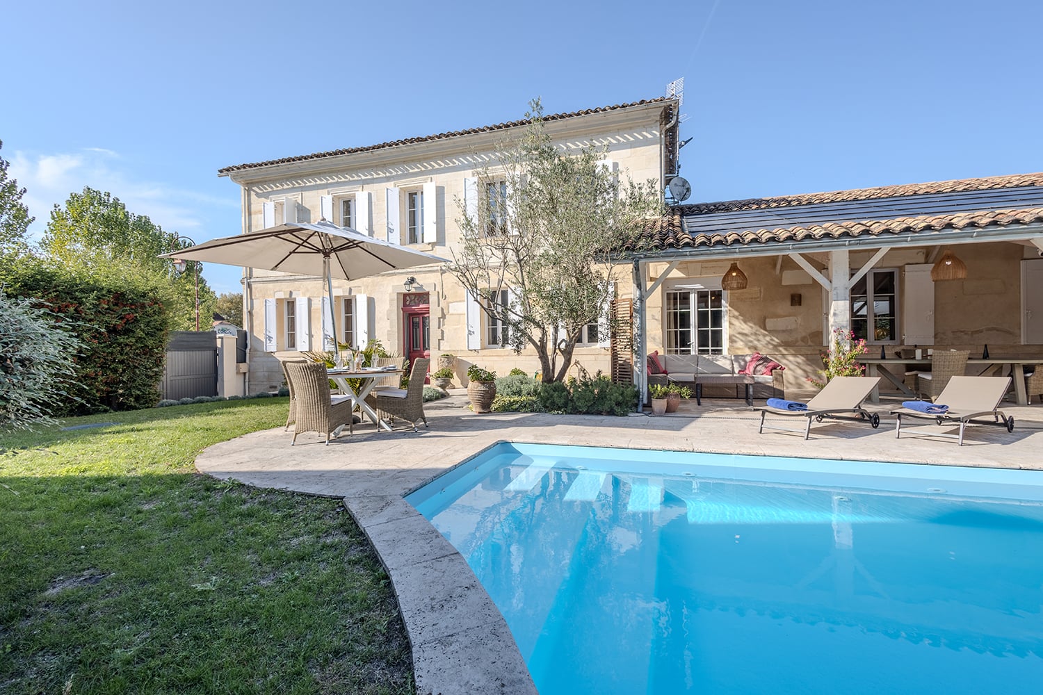 Logement de vacances en Nouvelle-Aquitaine avec piscine privée à débordement