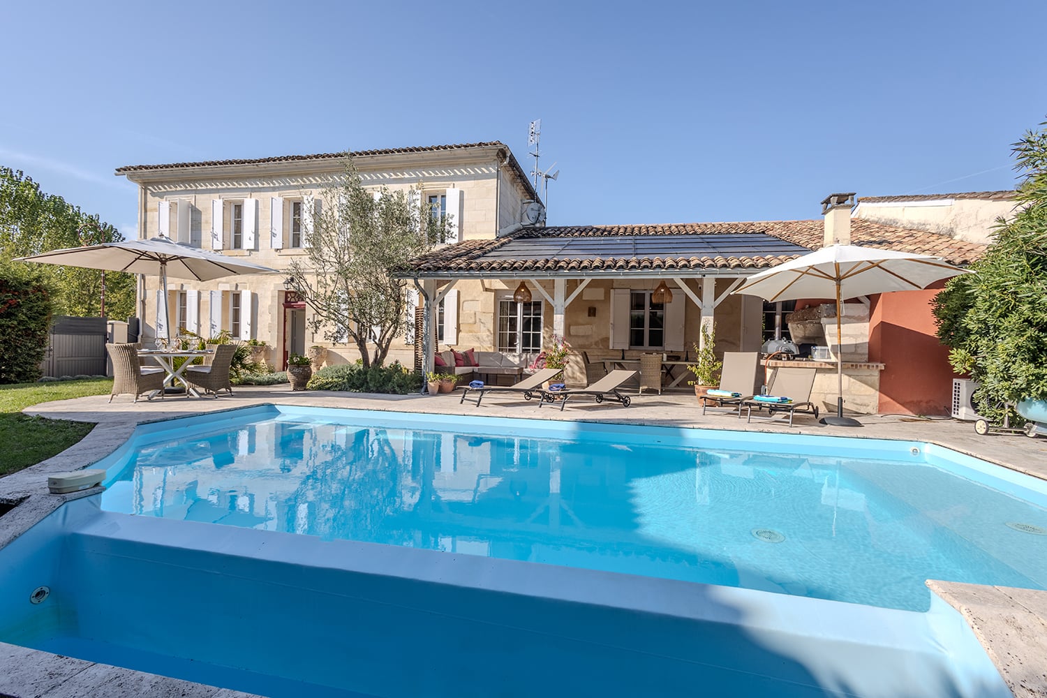 Logement de vacances en Nouvelle-Aquitaine avec piscine privée à débordement