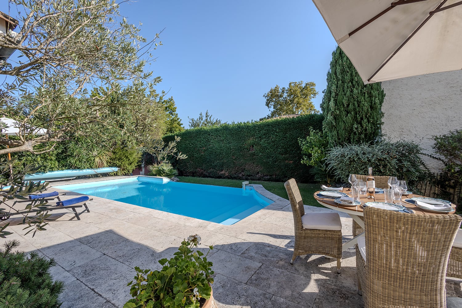 Piscine privée à débordement