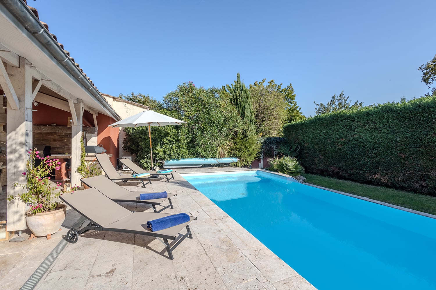 private infinity pool