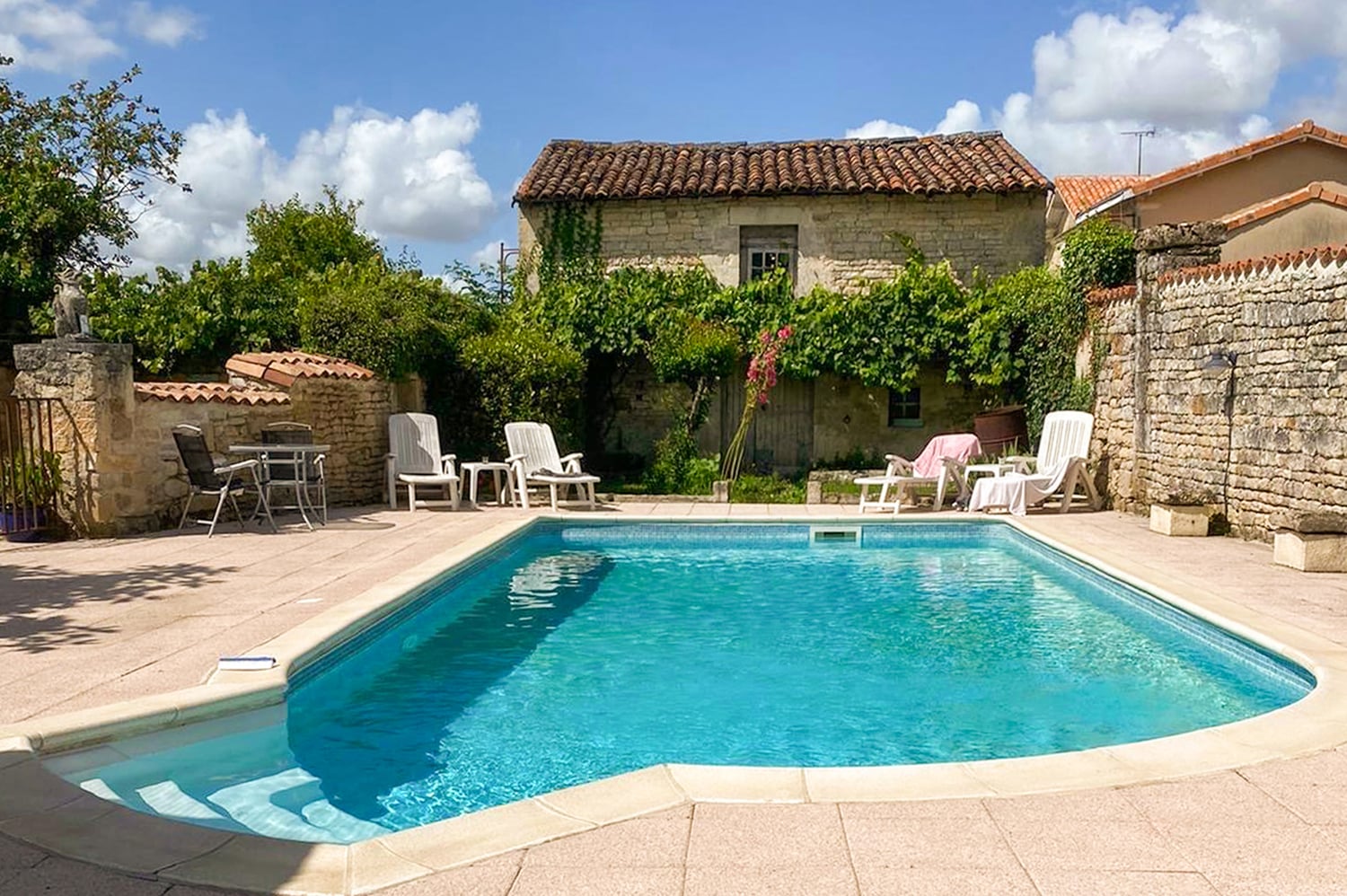 Holiday home in Nouvelle-Aquitaine with private pool