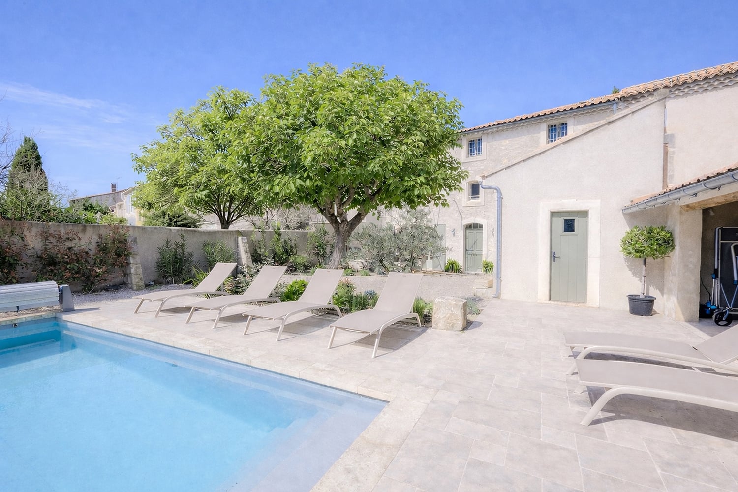Maison de vacances à Bouches-du-Rhône avec piscine privée chauffée