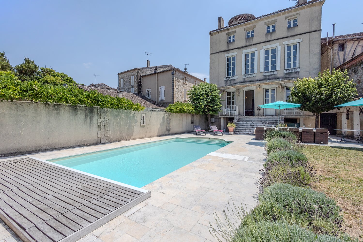 Maison de vacances à Lauzun avec piscine privée chauffée