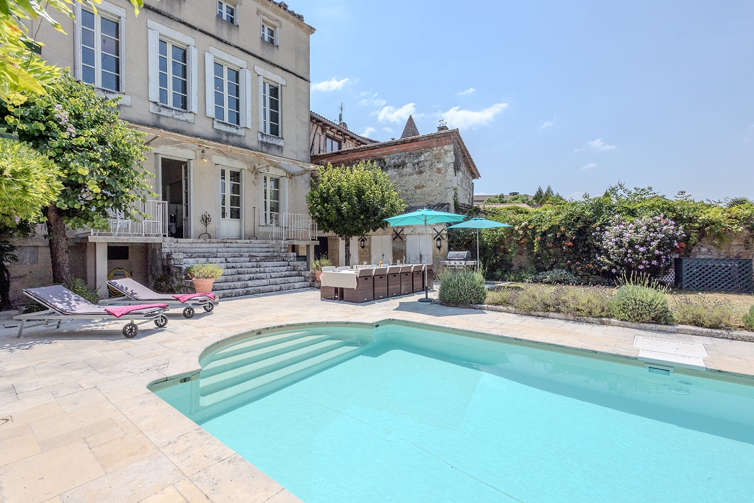 Maison de vacances à Lauzun avec piscine privée chauffée