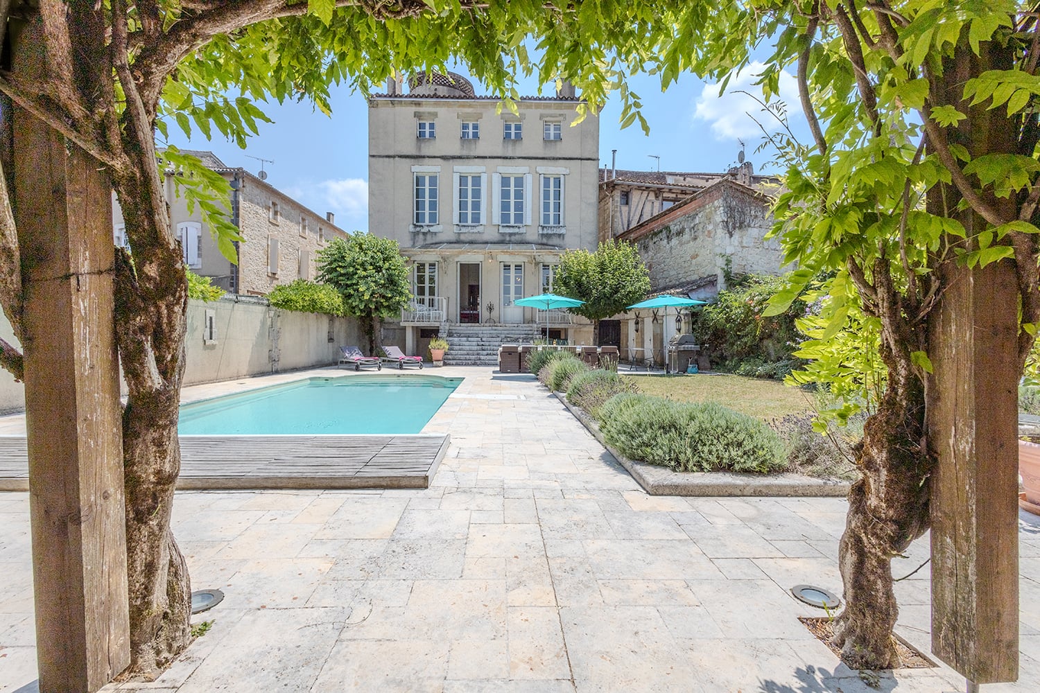 Maison de vacances à Lauzun avec piscine privée chauffée