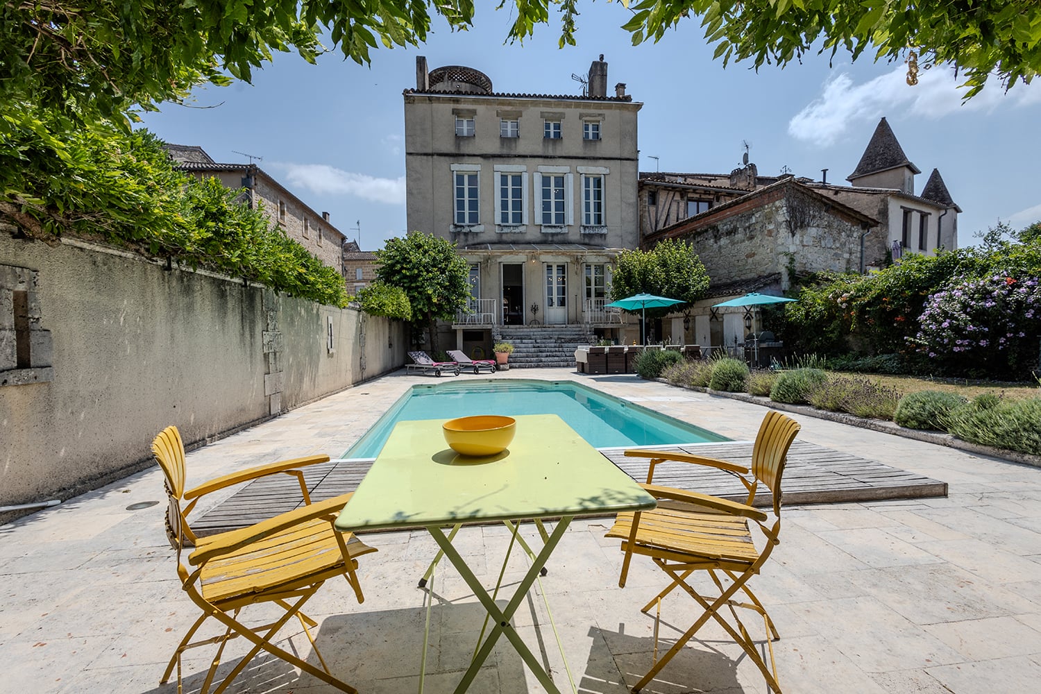 Maison de vacances à Lauzun avec piscine privée chauffée