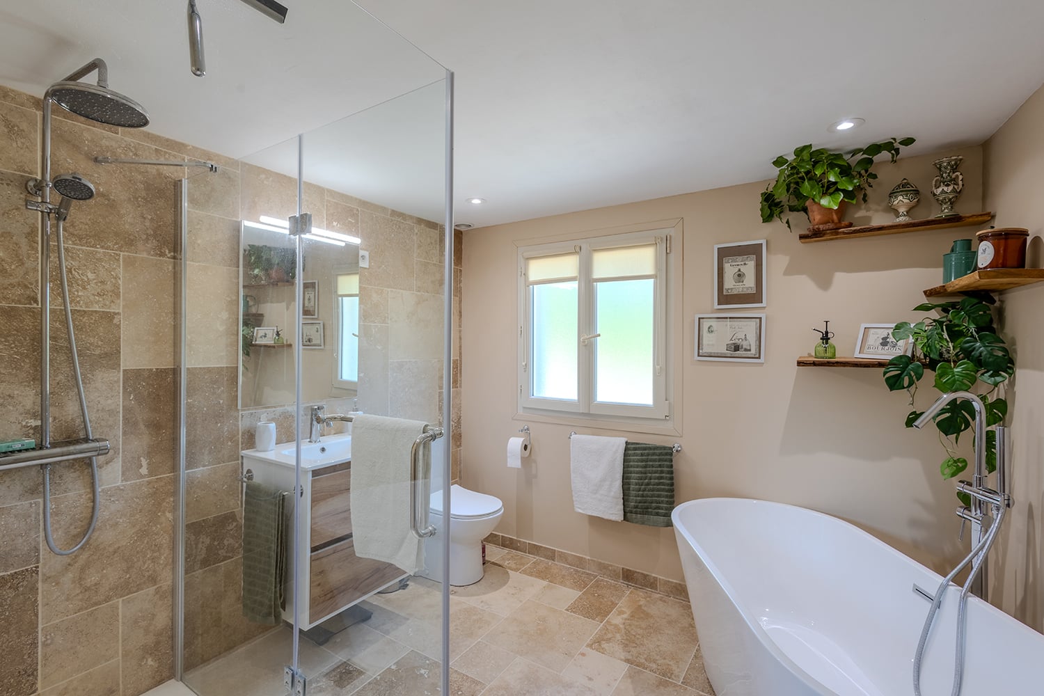 Salle de bain au 1er étage | Maison de vacances à Soturac
