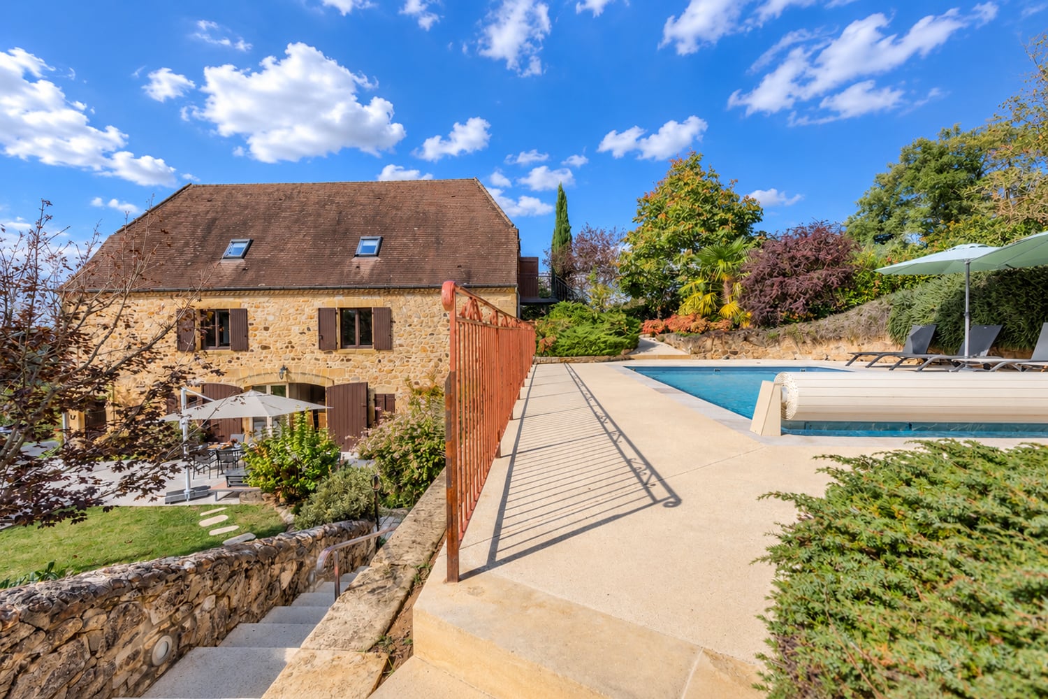 Maison de vacances près de Sarlat-la-Canéda avec piscine privée chauffée