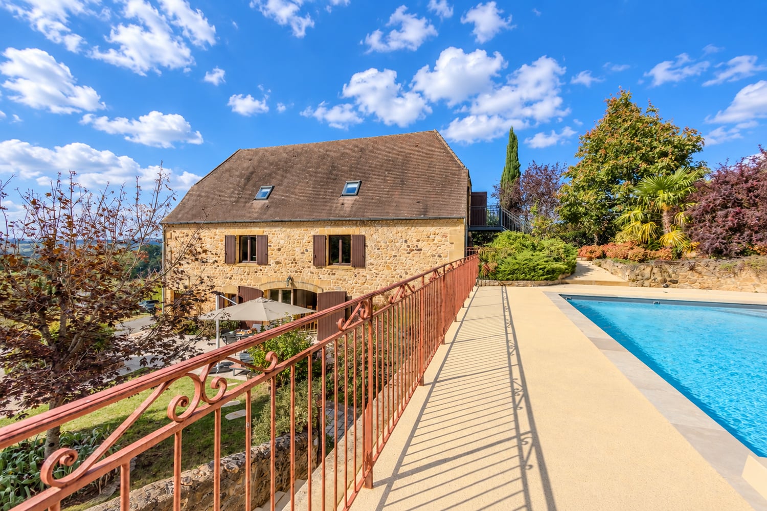Maison de vacances près de Sarlat-la-Canéda avec piscine privée chauffée