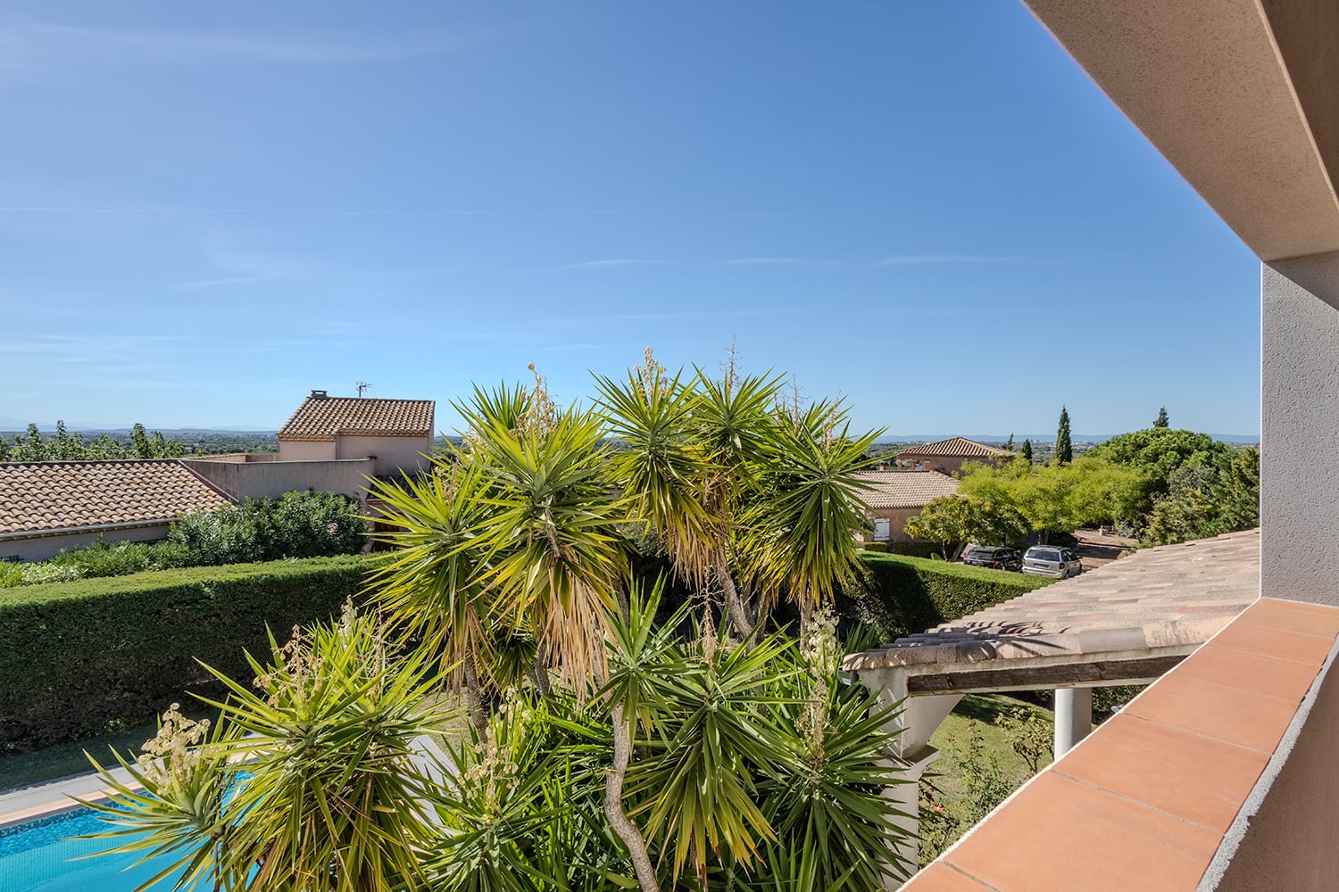 Chambre avec vue sur le balcon