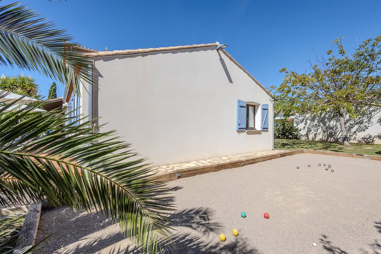 pétanque court