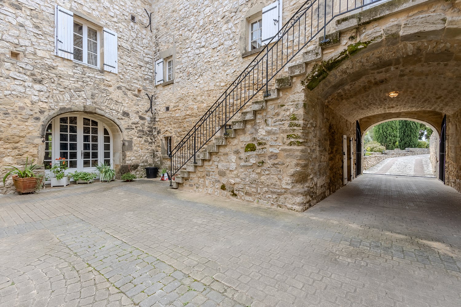 Cour | Maison de vacances à à Blauzac
