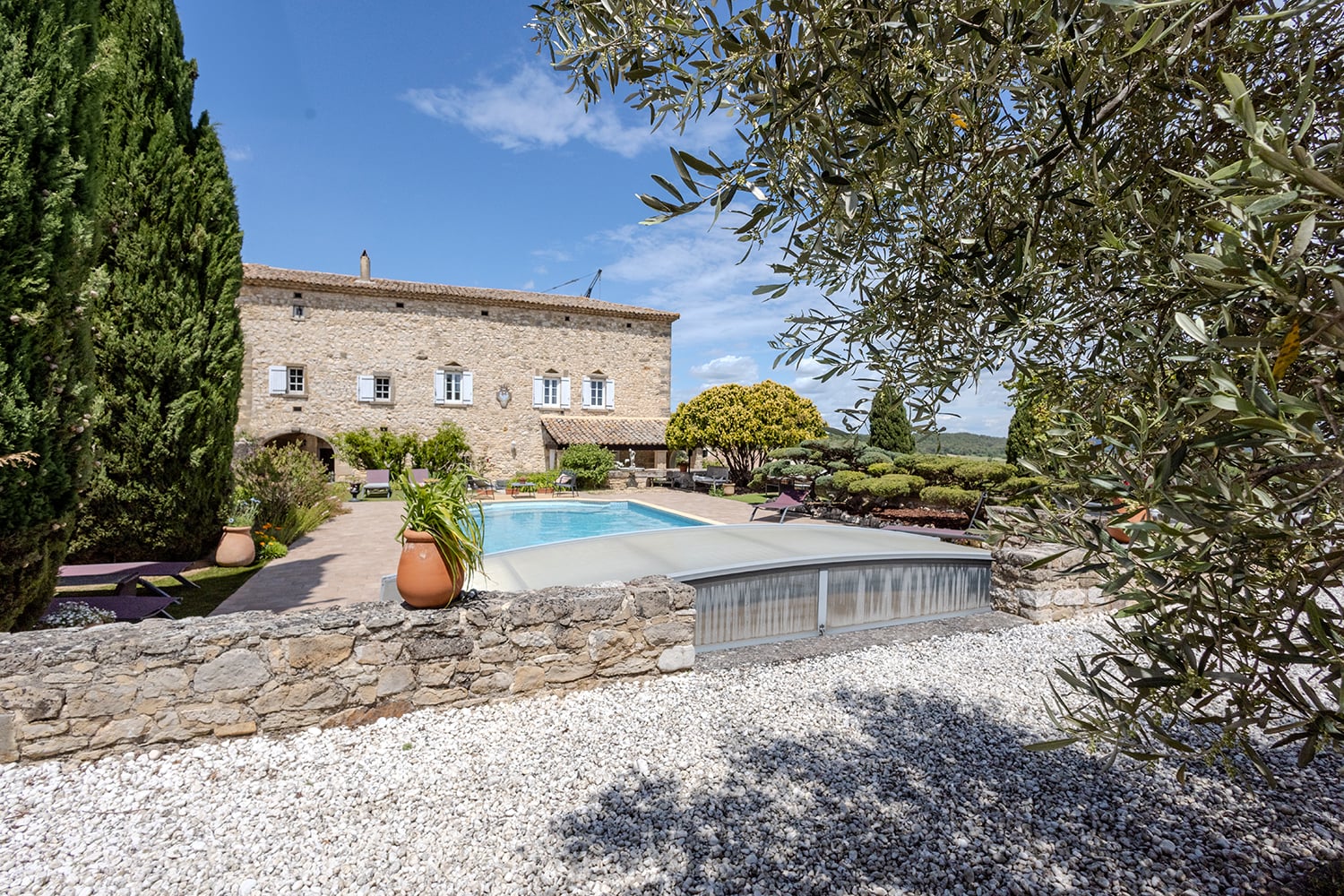 Maison de vacances à à Blauzac avec piscine privée