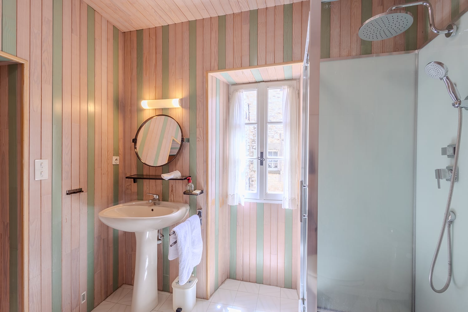 Salle de bain | Maison de vacances à à Blauzac
