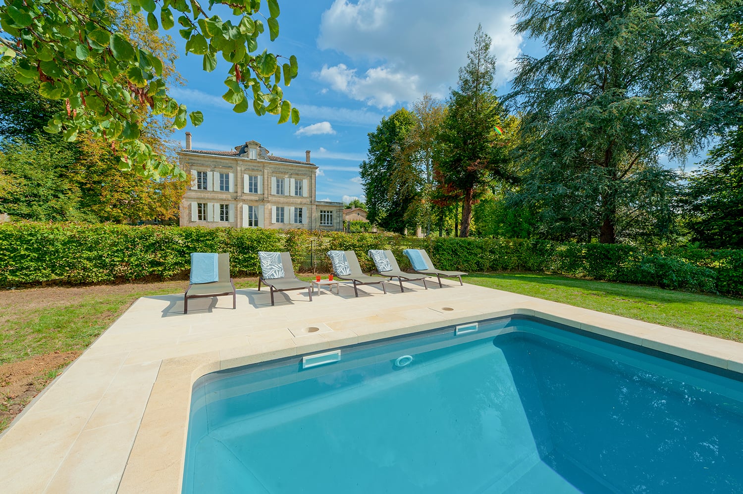 Château de vacances en Gironde avec piscine privée