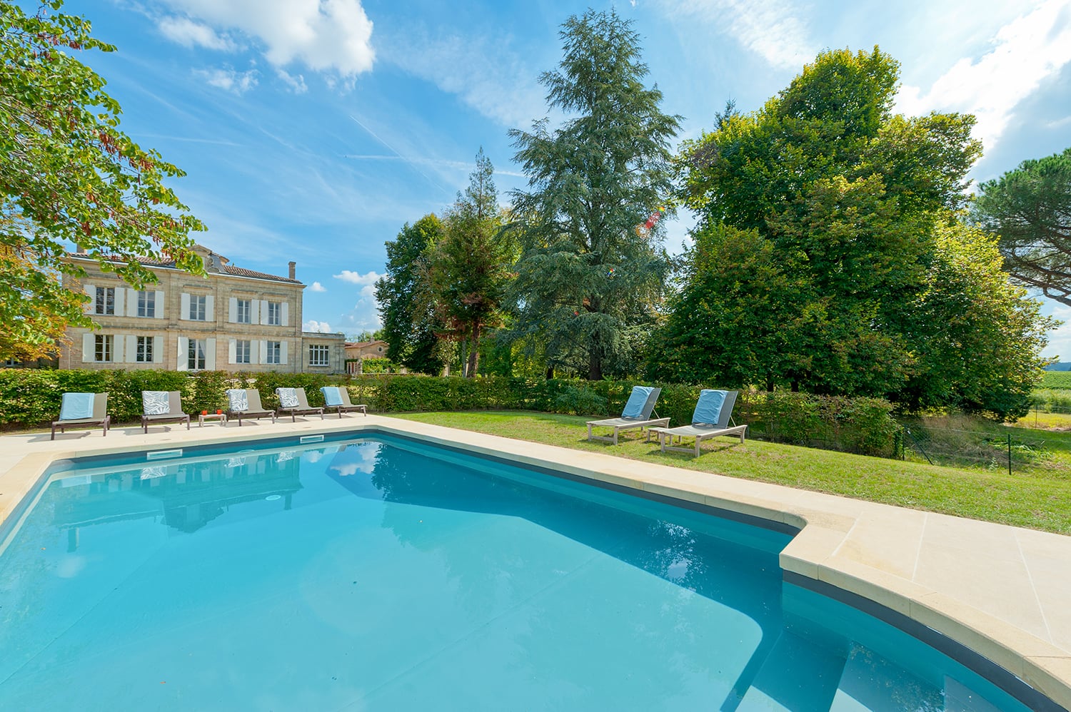 Château de vacances en Gironde avec piscine priveé