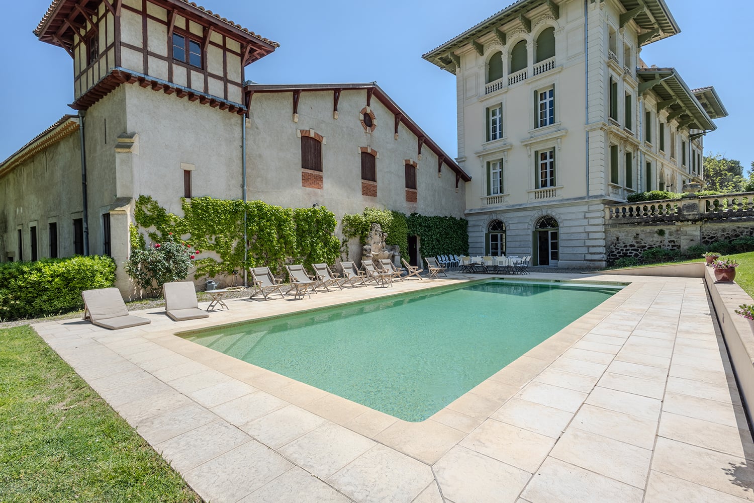 Domaine viticole de vacances dans le sud de la France avec piscine privée