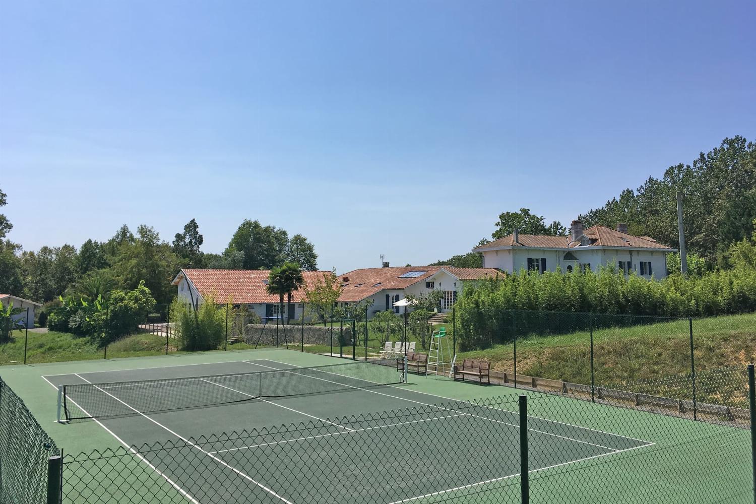Terrain de tennis privé