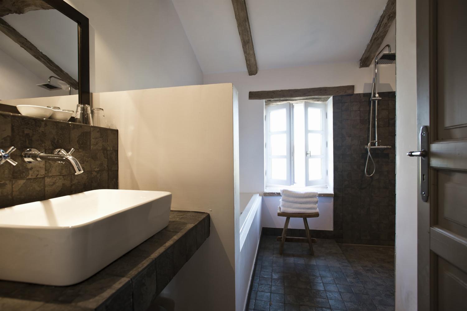 Salle de bain | Maison de vacances dans le Tarn-en-Garonne