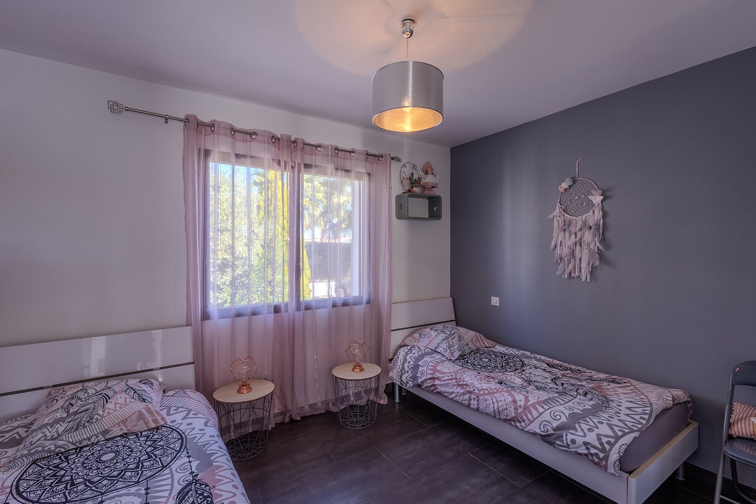 Chambre | Villa à louer à Servian avec piscine privée
