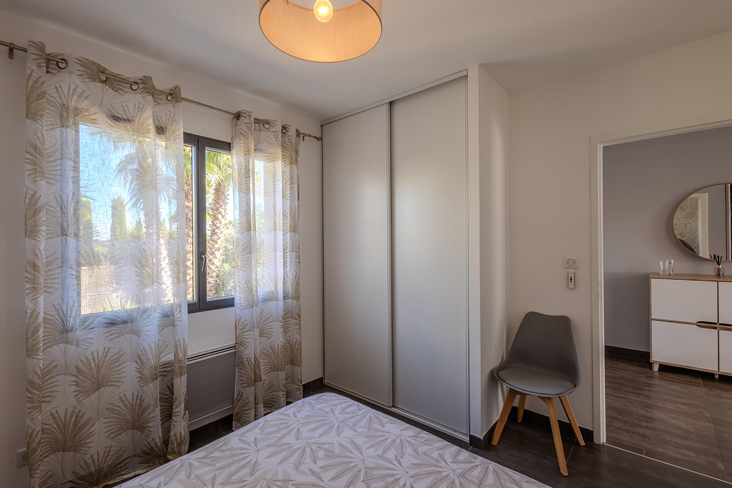 Chambre | Villa à louer à Servian avec piscine privée