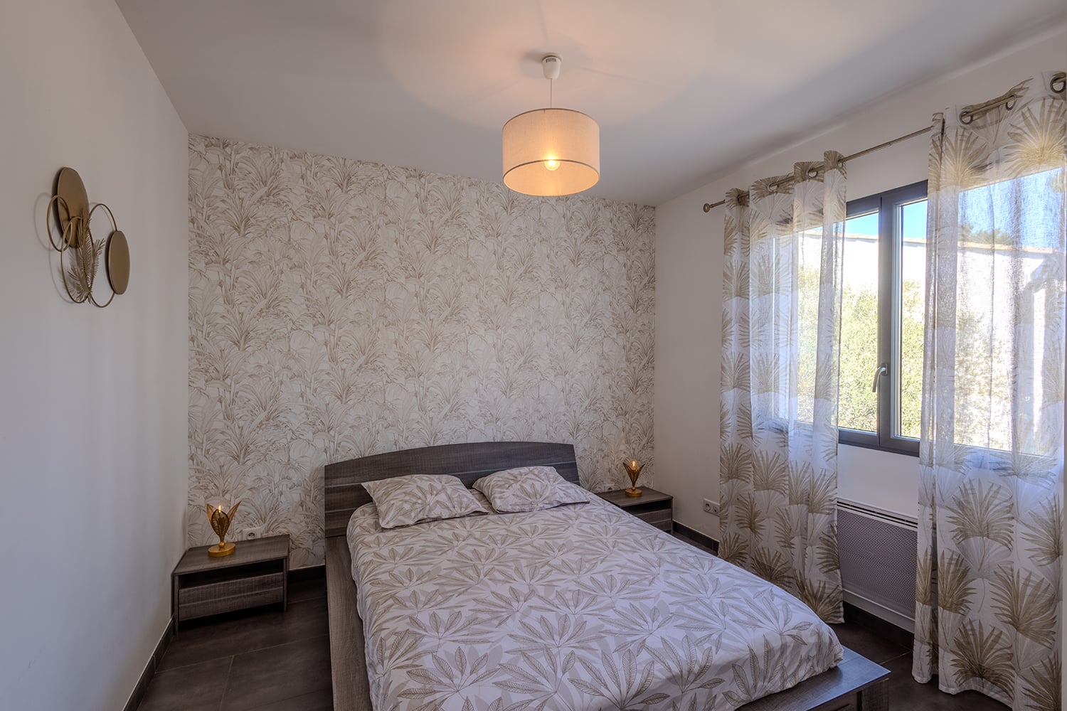 Chambre | Villa à louer à Servian avec piscine privée