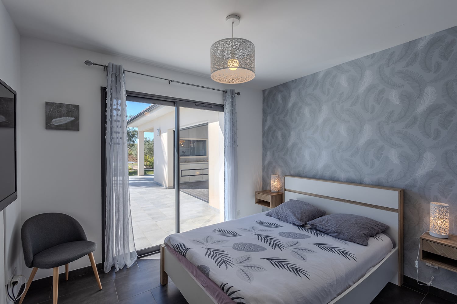Chambre | Villa à louer à Servian avec piscine privée