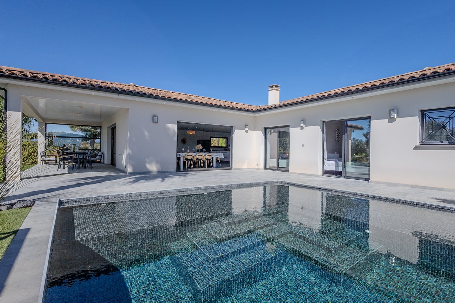 Villa à louer à Servian avec piscine privée