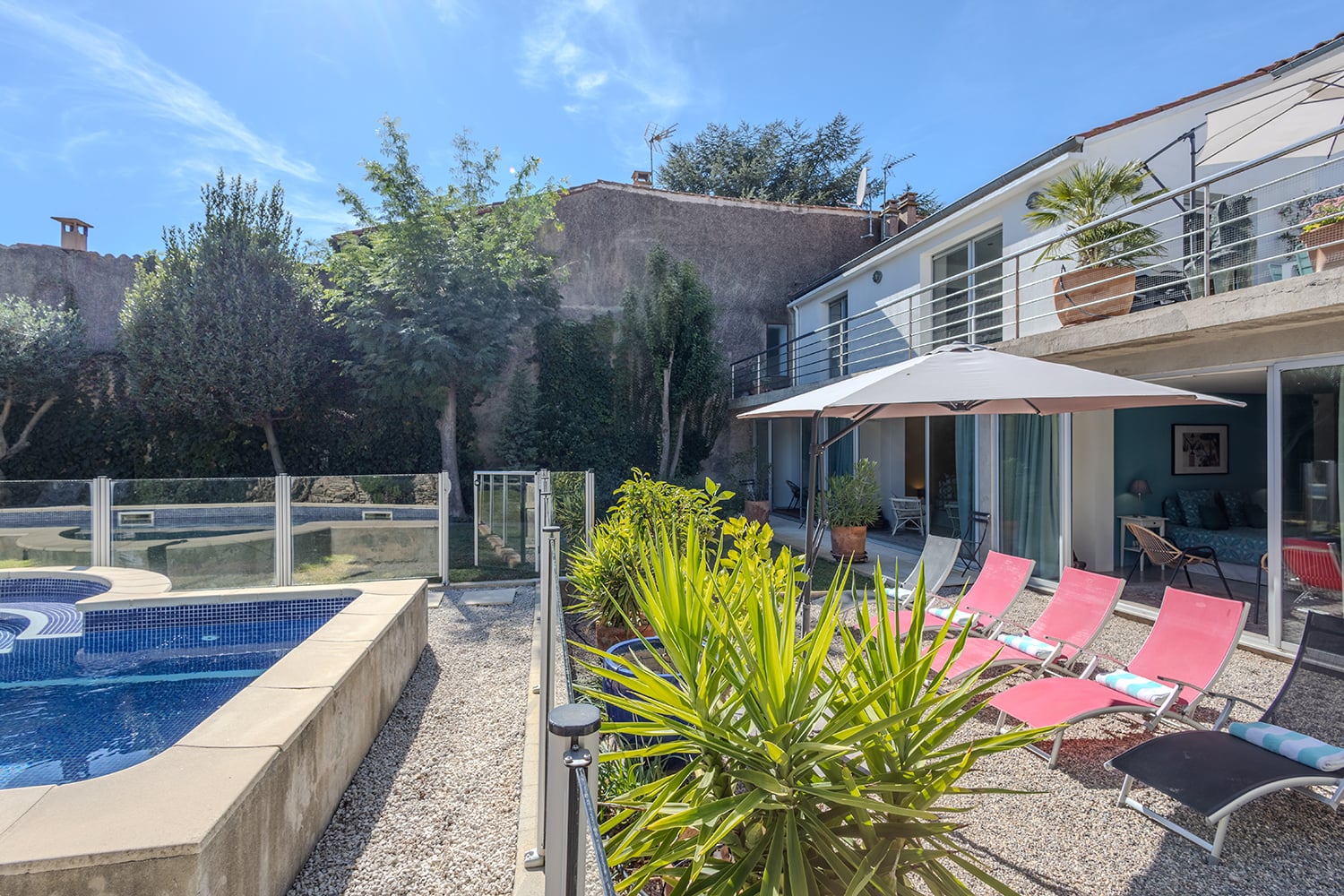 Terrasse et piscine privée Terrasse et piscine privée