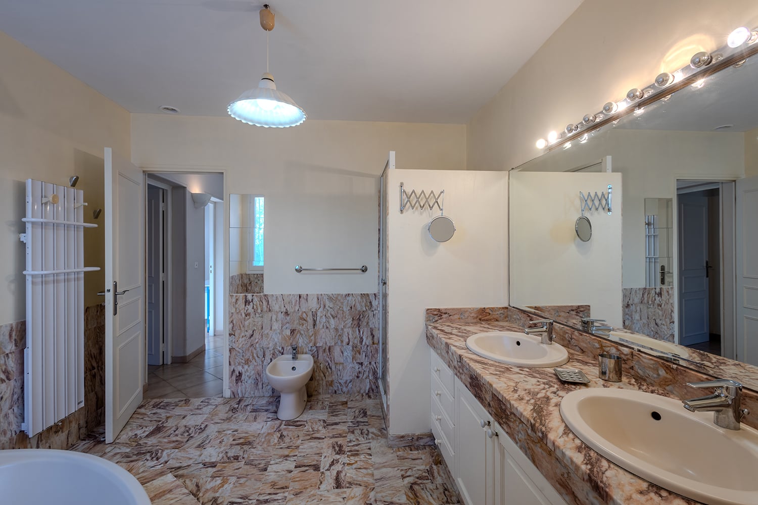 Salle de bain | Villa de vacances à Bessan