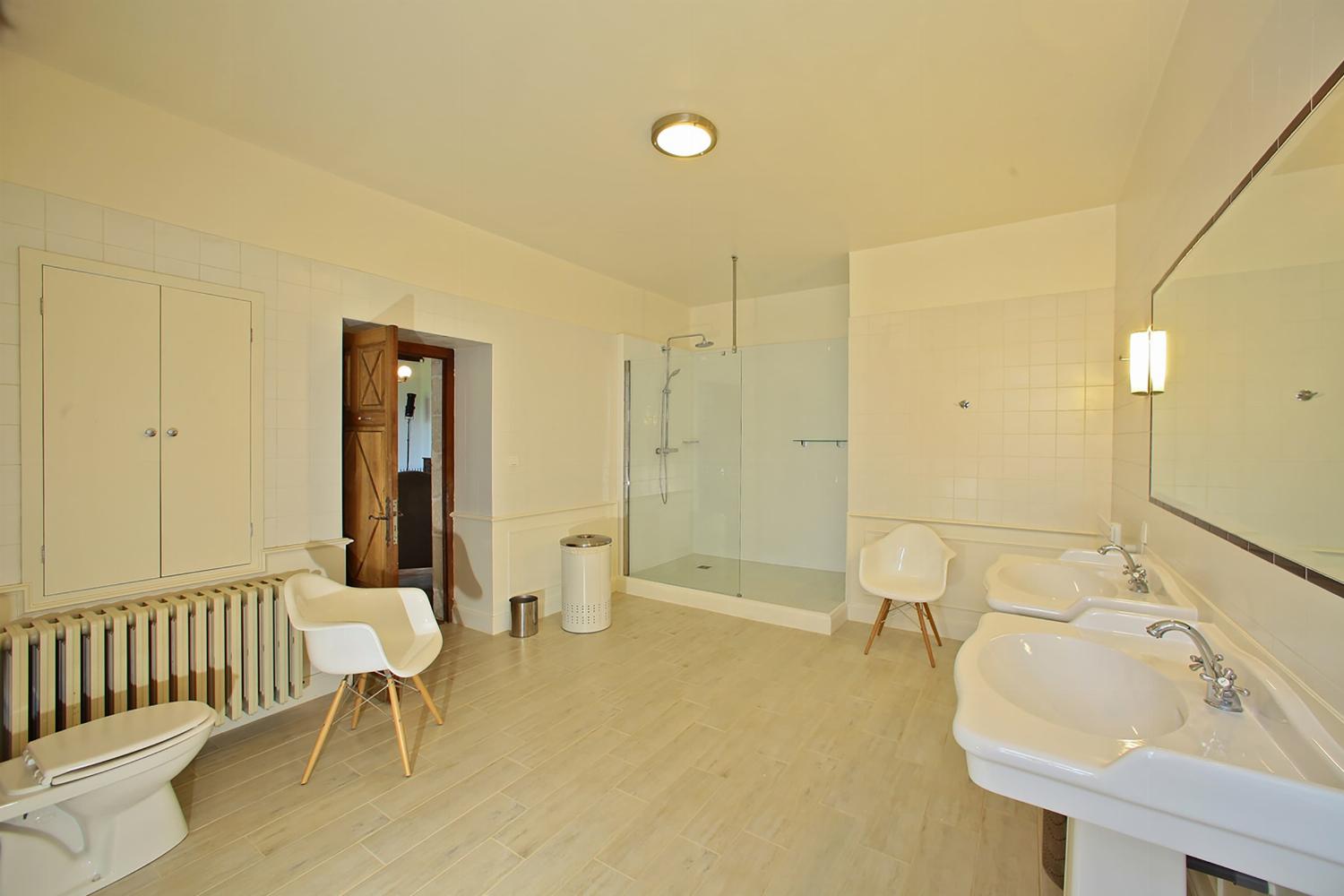 Salle de bain | Château de vacances en Dordogne