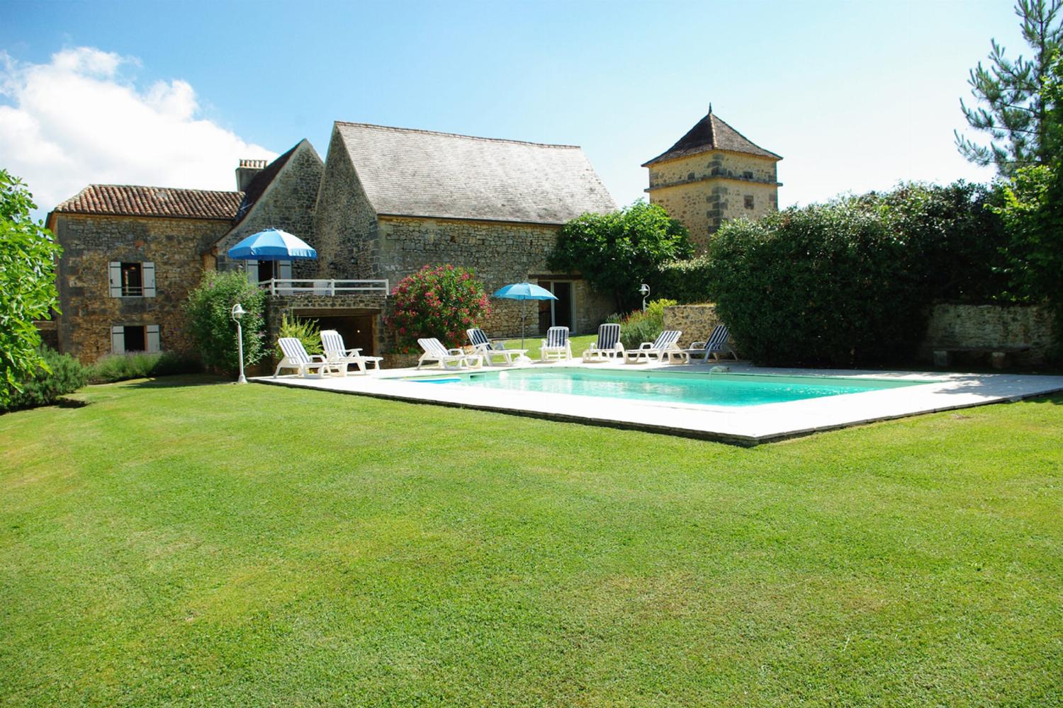Location de vacances en Dordogne avec piscine privée