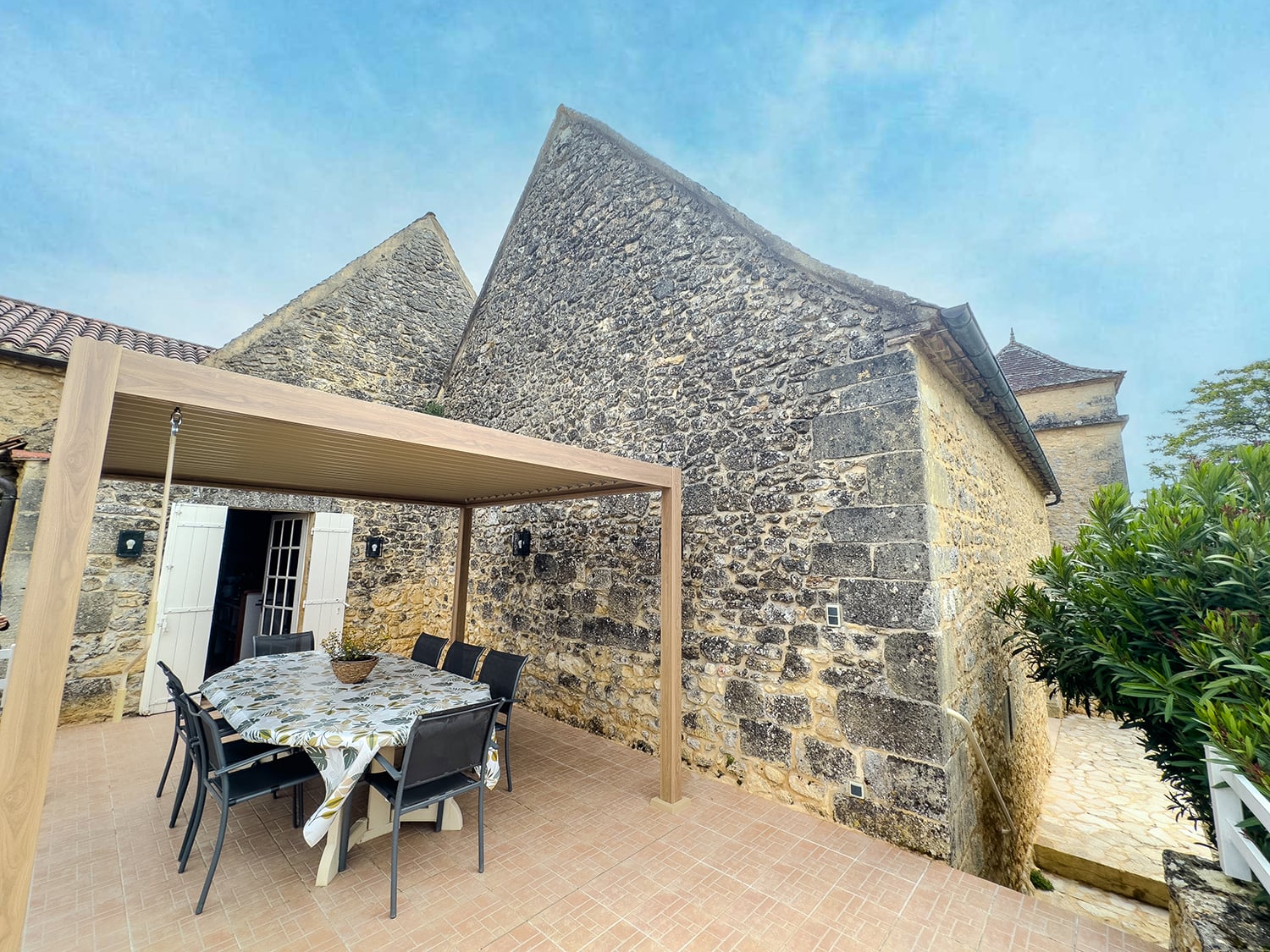 Terrasse couverte pour les repas