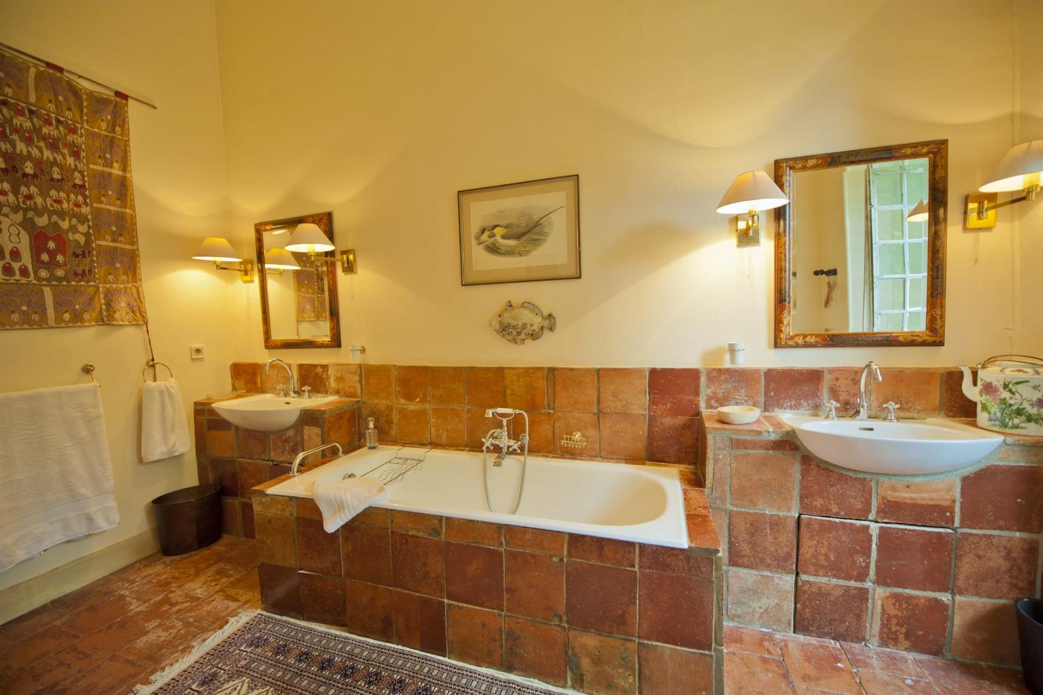 Salle de bain | Château de vacances dans le Gers