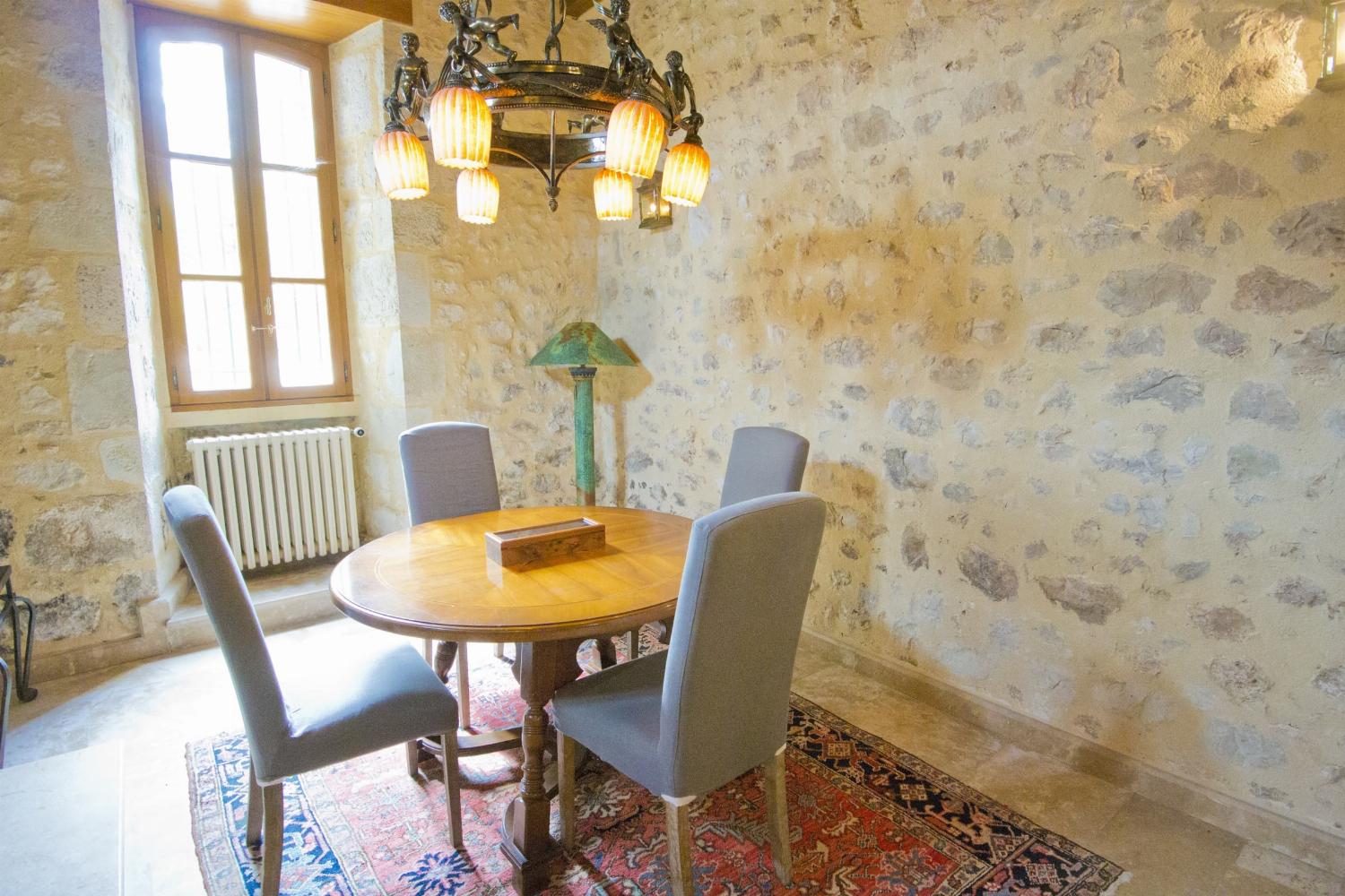 Salle à manger | Château de vacances en Dordogne
