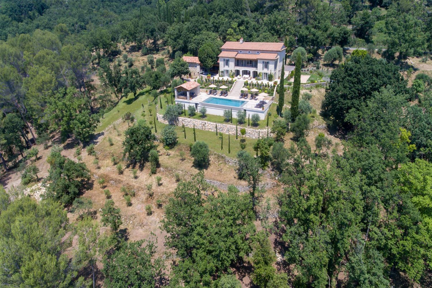 Maison de vacances en Provence avec piscine privée à débordement chauffée